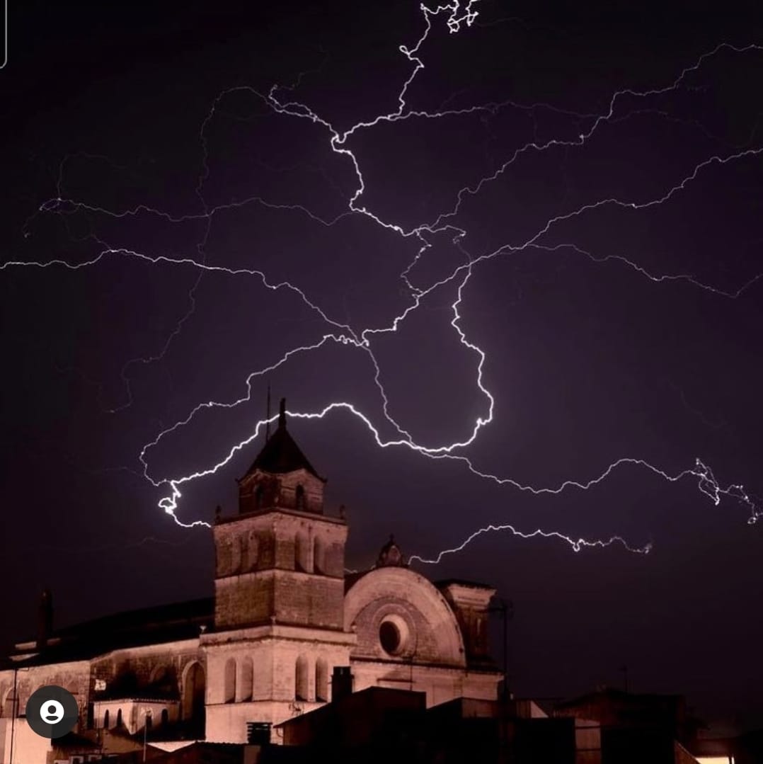 Espectaculars fotografies de Miquel Mulet de la tempesta de dia 1 i 2 de juny