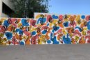 Un mural reivindica el paper dels pol·linitzadors a l’IES Damià Huguet