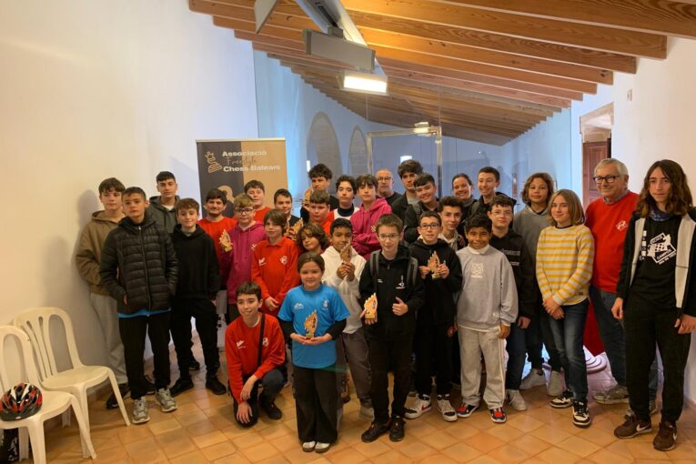 Bona participació al Torneig Escolar de Nadal Campos d’escacs