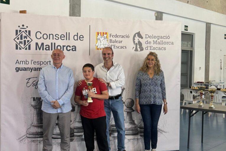 Tots els representants del Club Foment d'Escacs de Campos es classifiquen per la final escolar