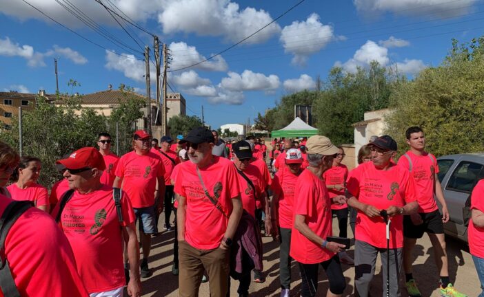 Gran participació a la Marxa Contra el Càncer de Campos