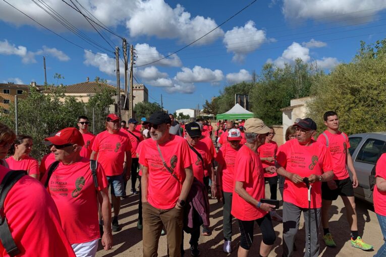 Gran participació a la Marxa Contra el Càncer de Campos